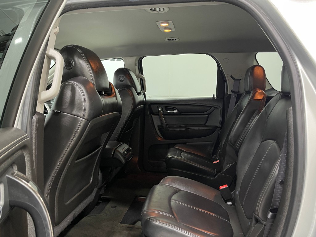 2015 GMC Acadia Image 29