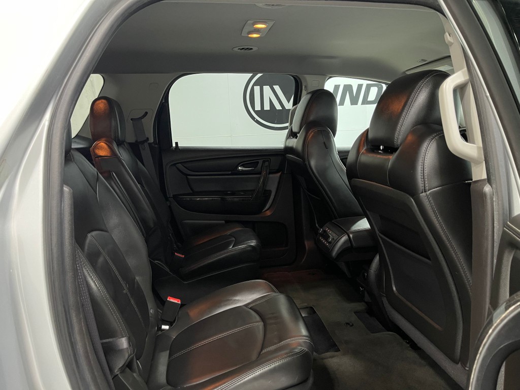 2015 GMC Acadia Image 32