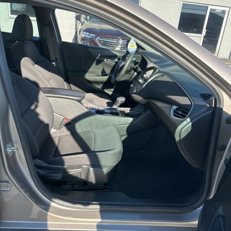 2022 Chevrolet Malibu Image 8