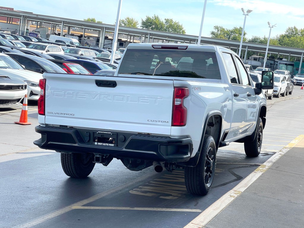 2021 Chevrolet Silverado 1500 Image 3