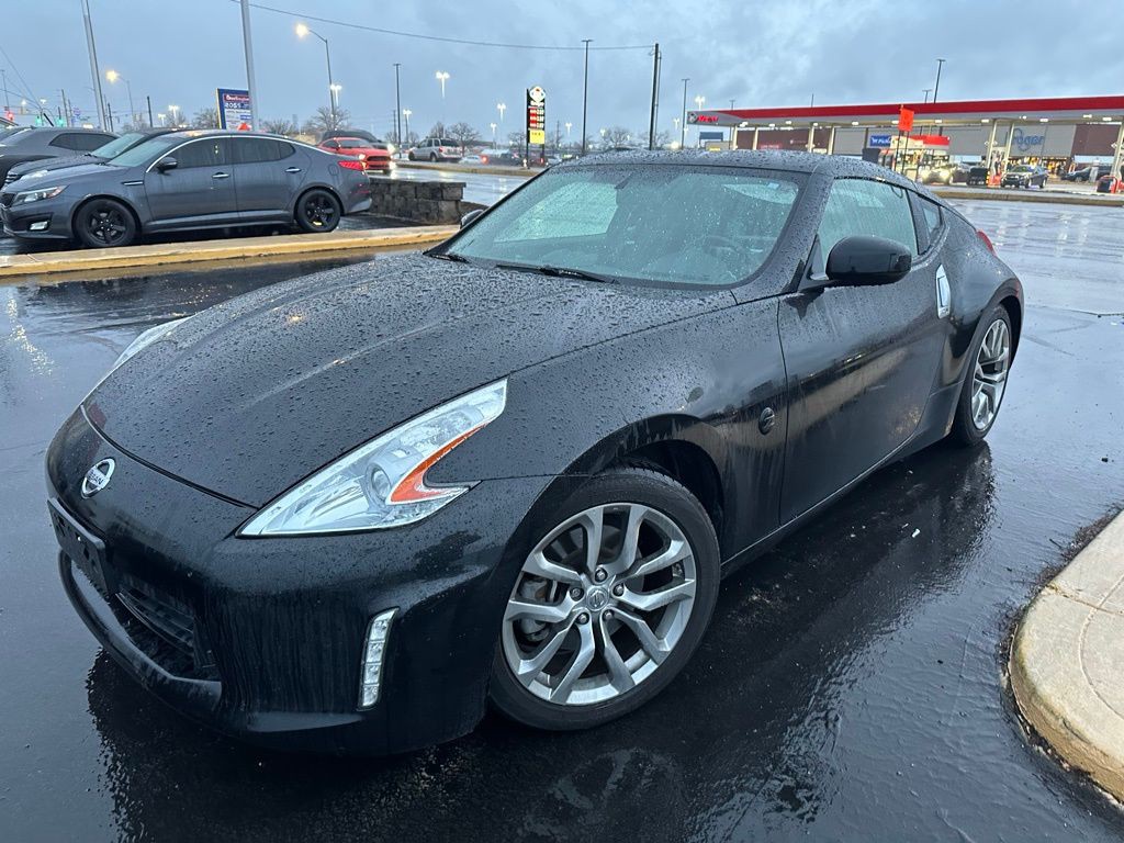 2013 Nissan 370Z Image 2