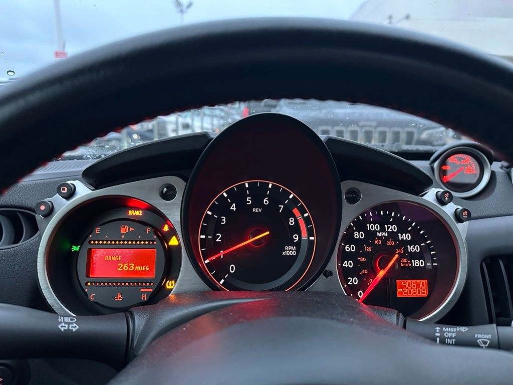 2013 Nissan 370Z Image 6