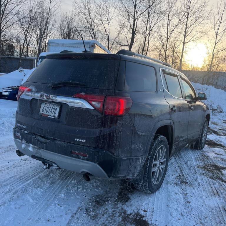 2018 GMC Acadia Image 3