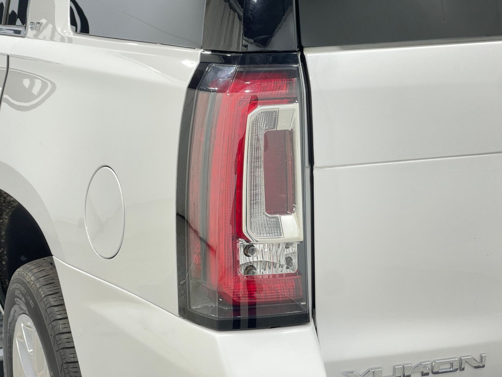 2018 GMC Yukon Image 38