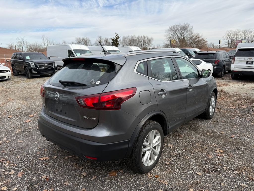 2018 Nissan Rogue Image 3