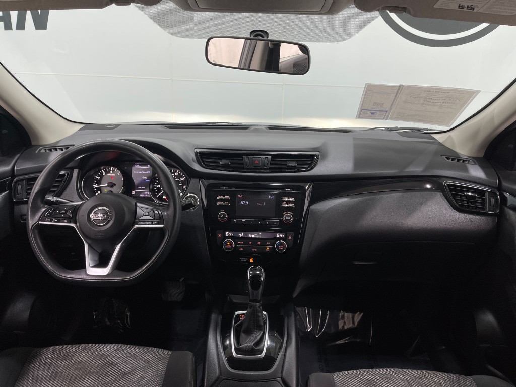 2018 Nissan Rogue Image 17