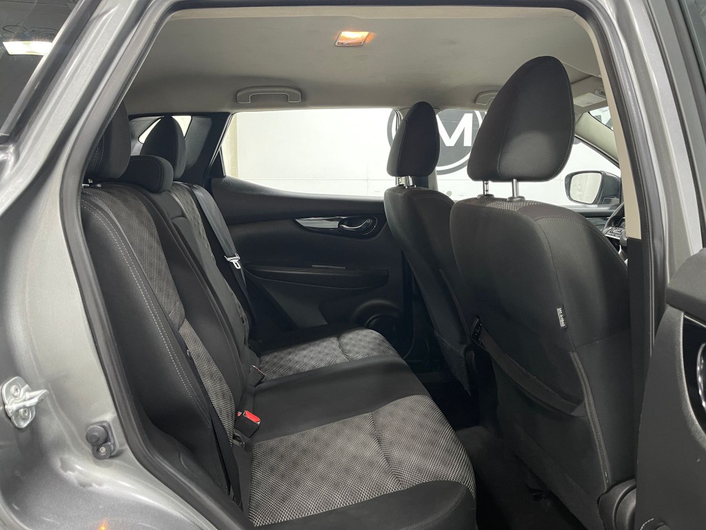 2018 Nissan Rogue Image 28