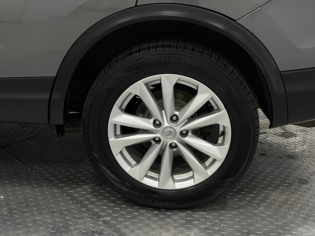 2018 Nissan Rogue Image 32