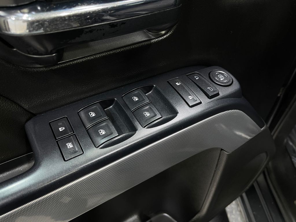 2018 Chevrolet Silverado 1500 Image 16
