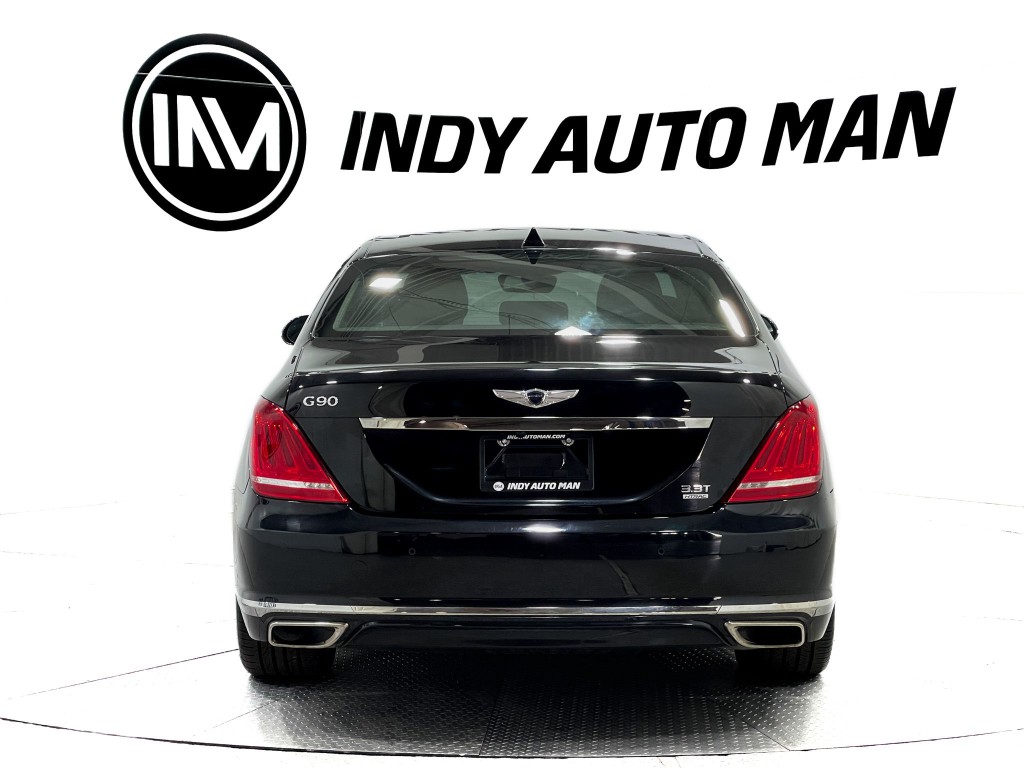 2018 Genesis G90 Image 5