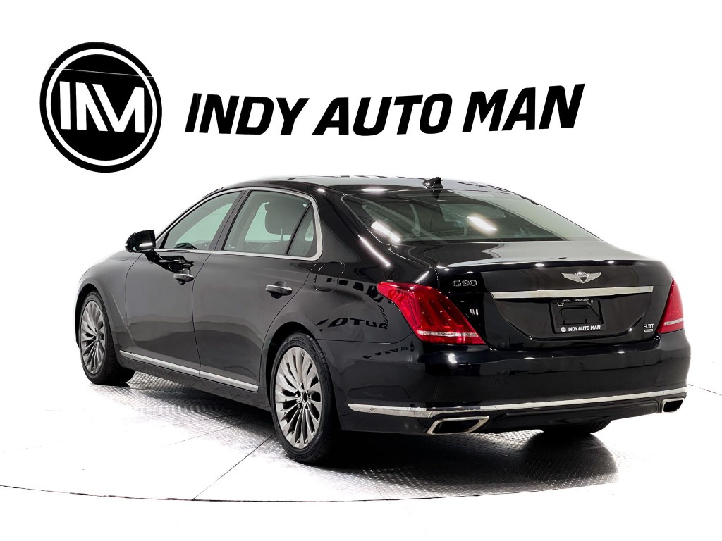 2018 Genesis G90 Image 6