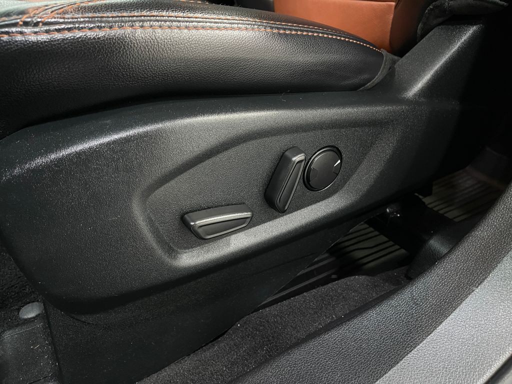 2019 Ford Explorer Image 17