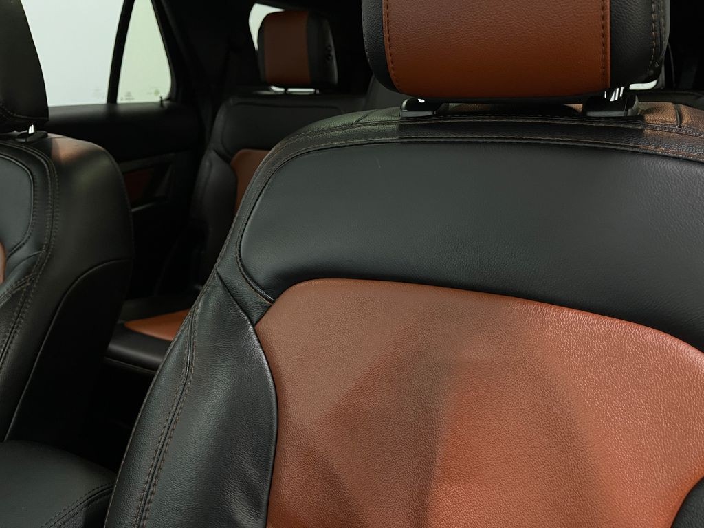 2019 Ford Explorer Image 18