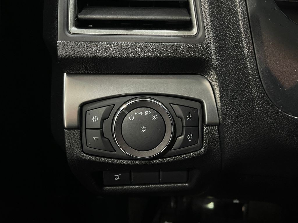 2019 Ford Explorer Image 22