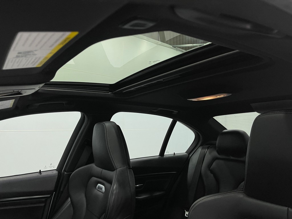 2015 BMW M3 Image 12