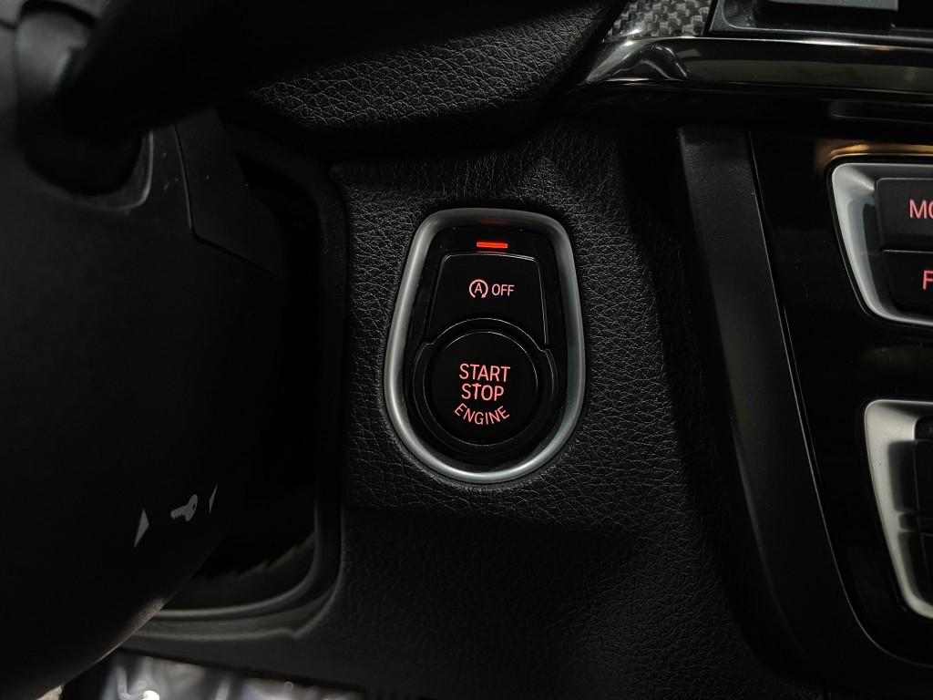 2015 BMW M3 Image 23