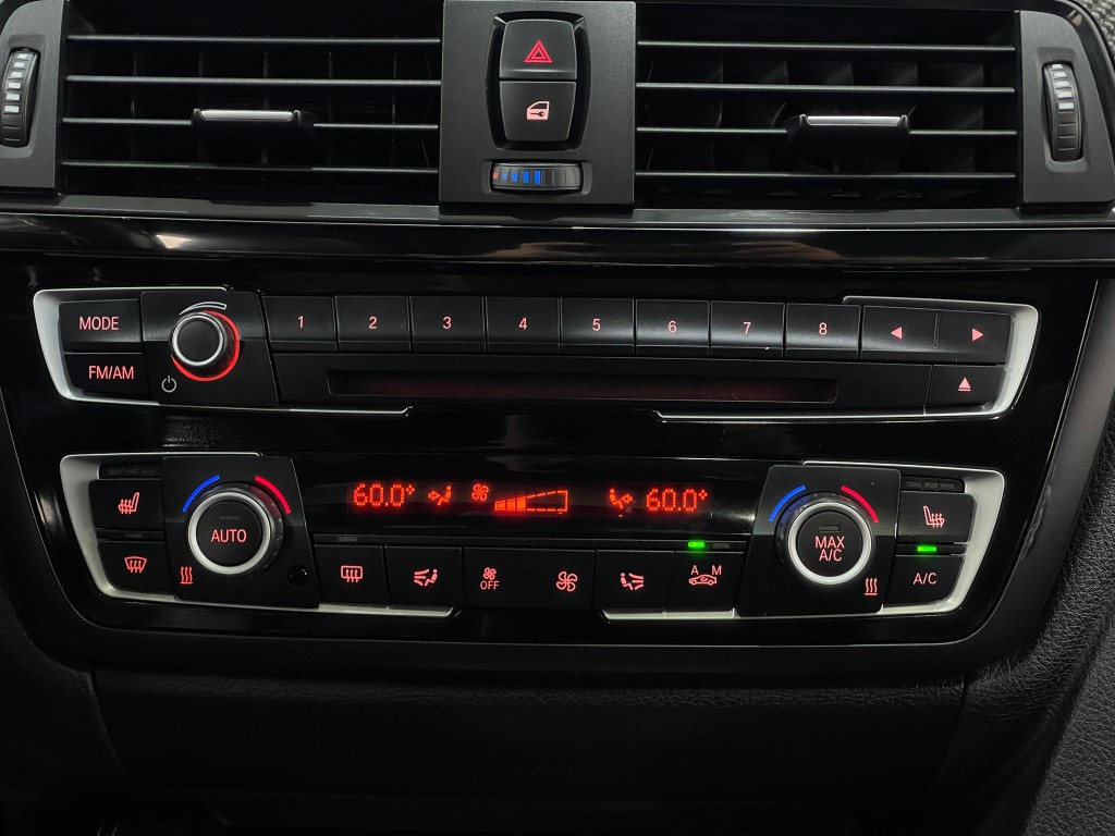 2015 BMW M3 Image 27