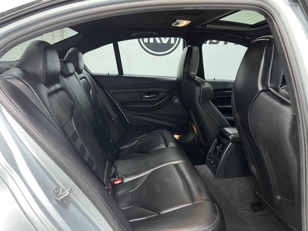 2015 BMW M3 Image 33