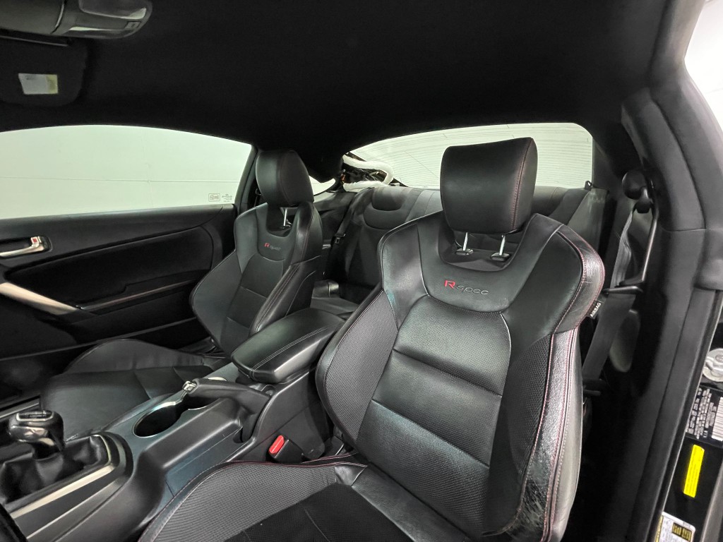 2014 Hyundai Genesis Image 11