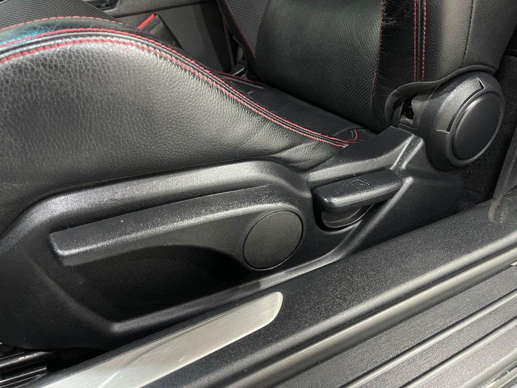 2014 Hyundai Genesis Image 14