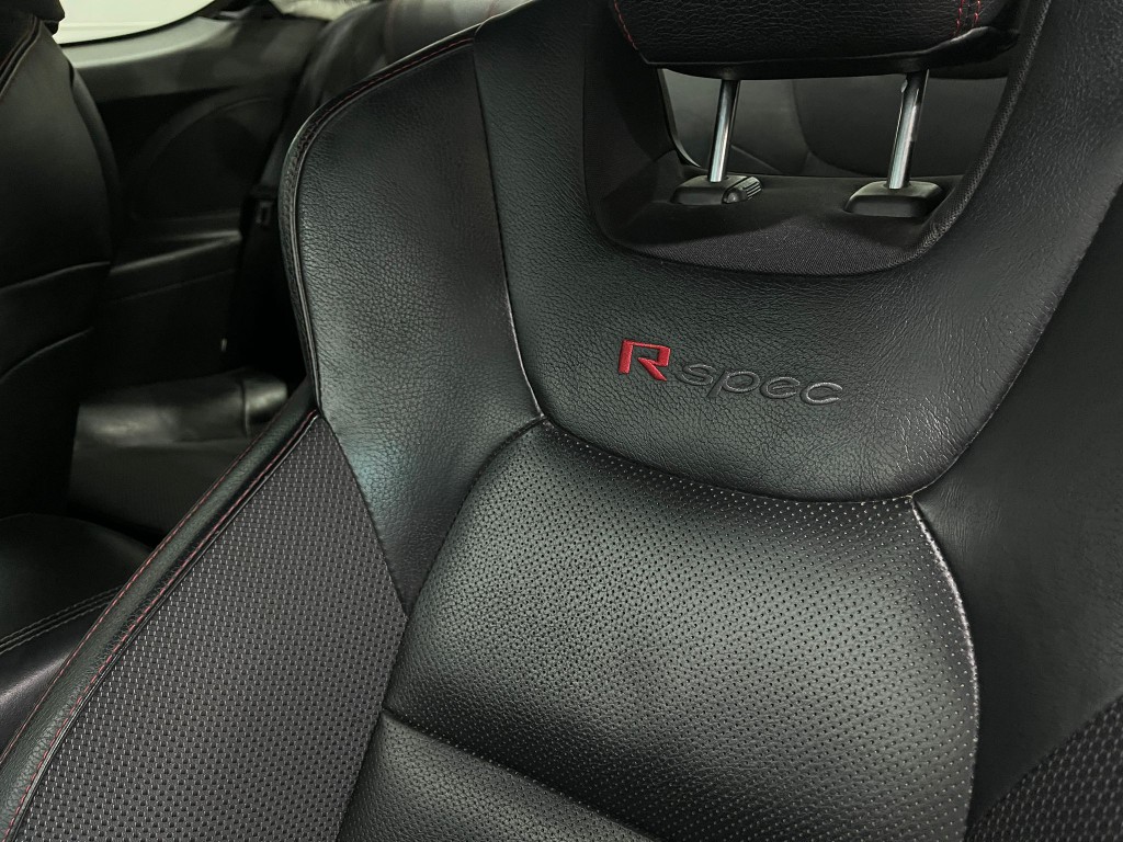 2014 Hyundai Genesis Image 15