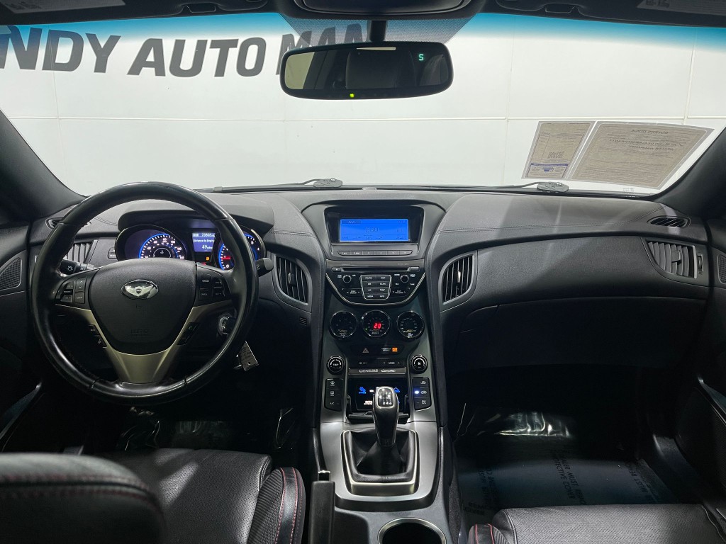 2014 Hyundai Genesis Image 16