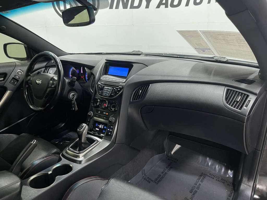 2014 Hyundai Genesis Image 17