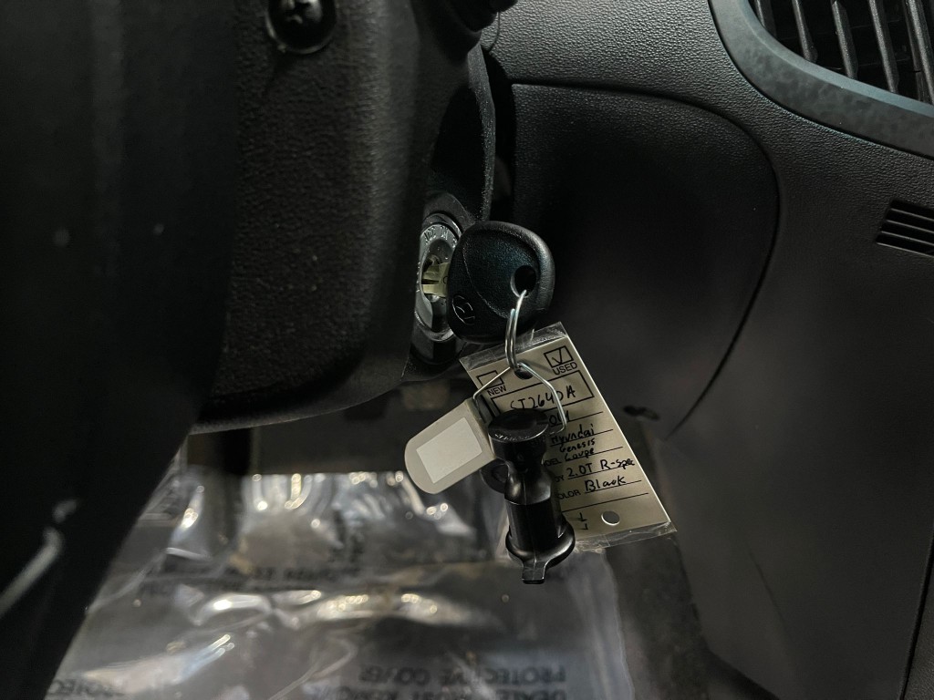 2014 Hyundai Genesis Image 18