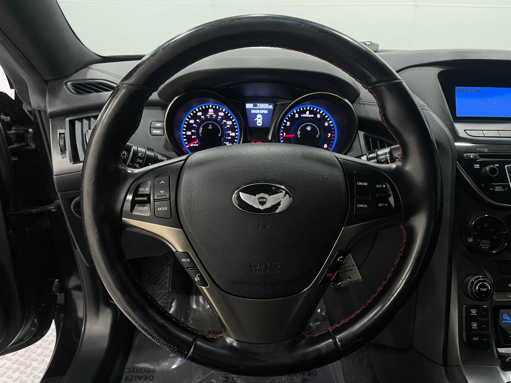 2014 Hyundai Genesis Image 19