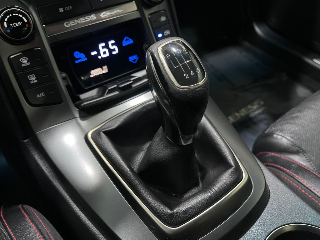 2014 Hyundai Genesis Image 26