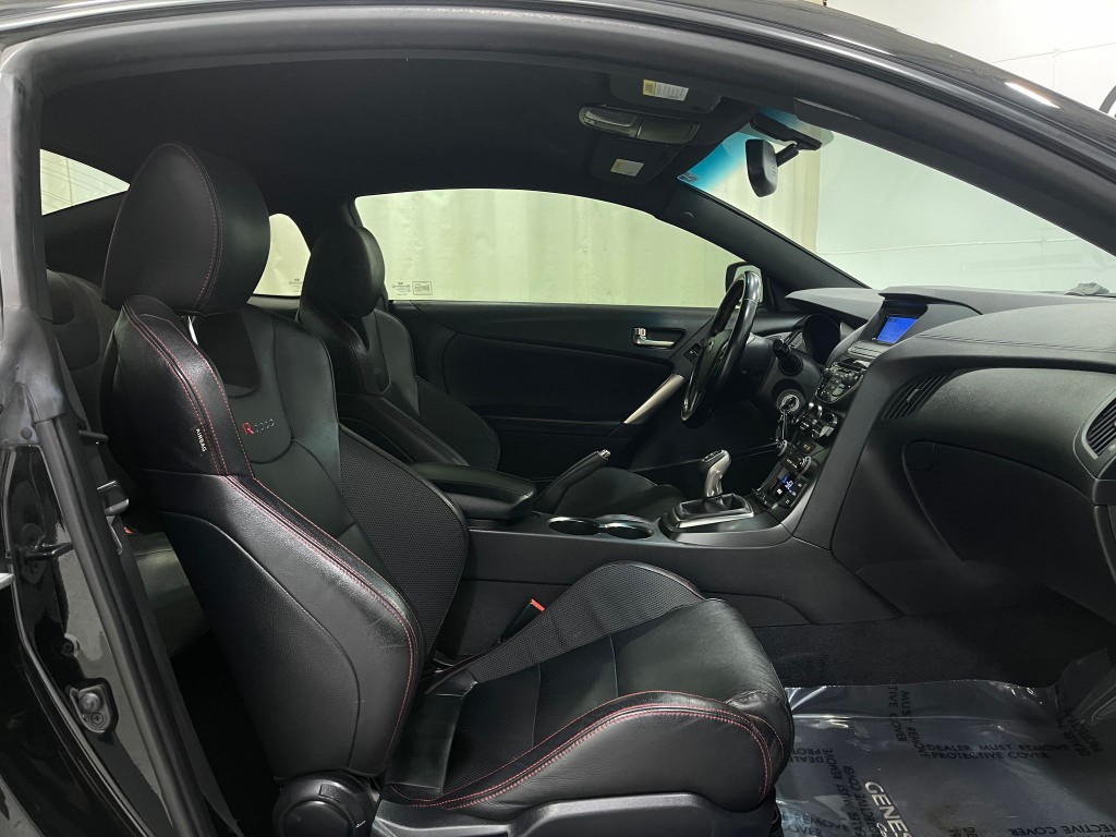 2014 Hyundai Genesis Image 29