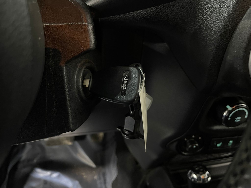 2012 Jeep Wrangler Image 17