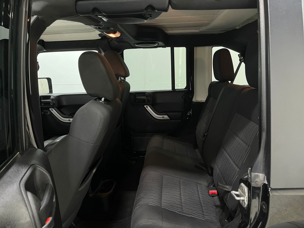 2012 Jeep Wrangler Image 26