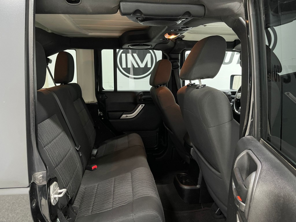 2012 Jeep Wrangler Image 27