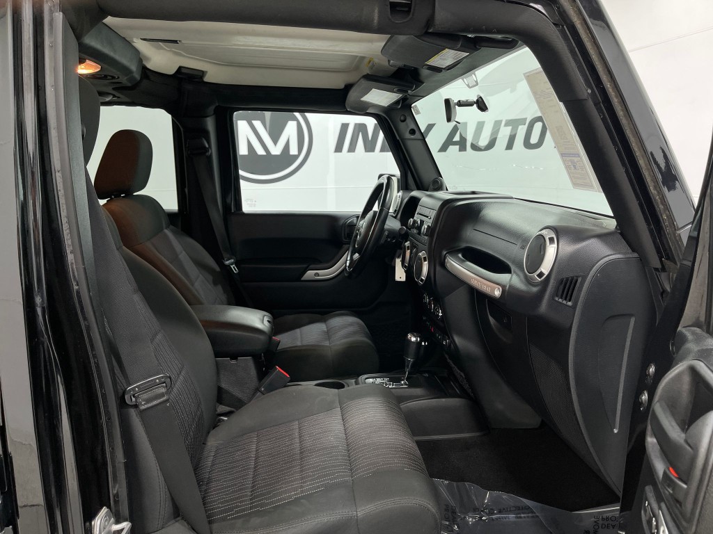 2012 Jeep Wrangler Image 28