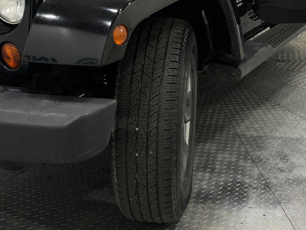 2012 Jeep Wrangler Image 32