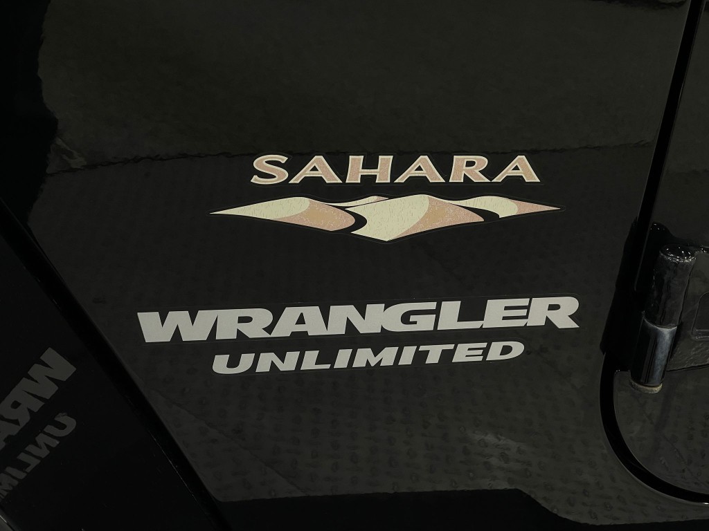 2012 Jeep Wrangler Image 35