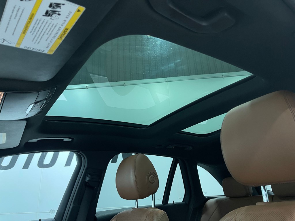 2019 Mercedes-Benz GLC-Class Image 12