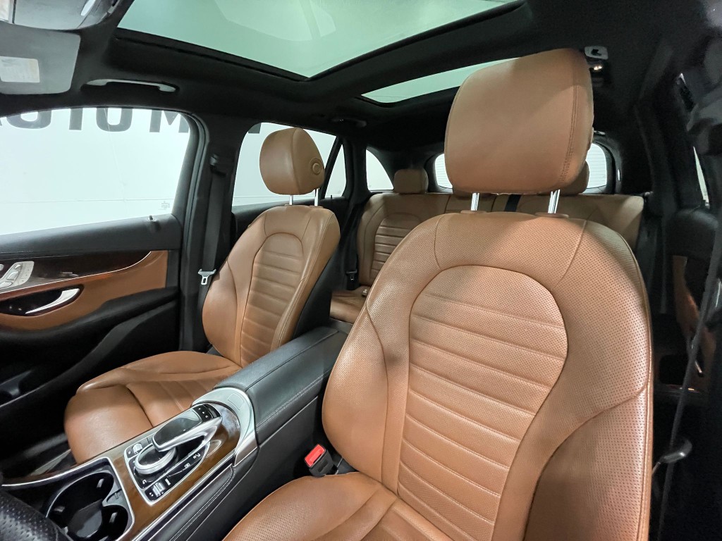 2019 Mercedes-Benz GLC-Class Image 14