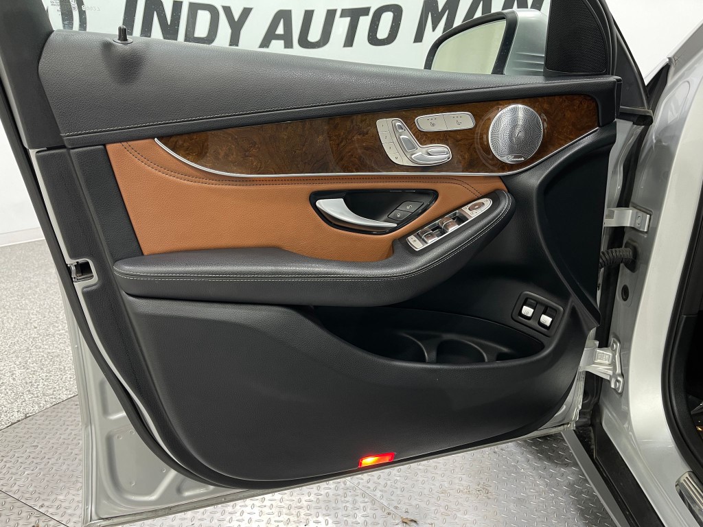 2019 Mercedes-Benz GLC-Class Image 15