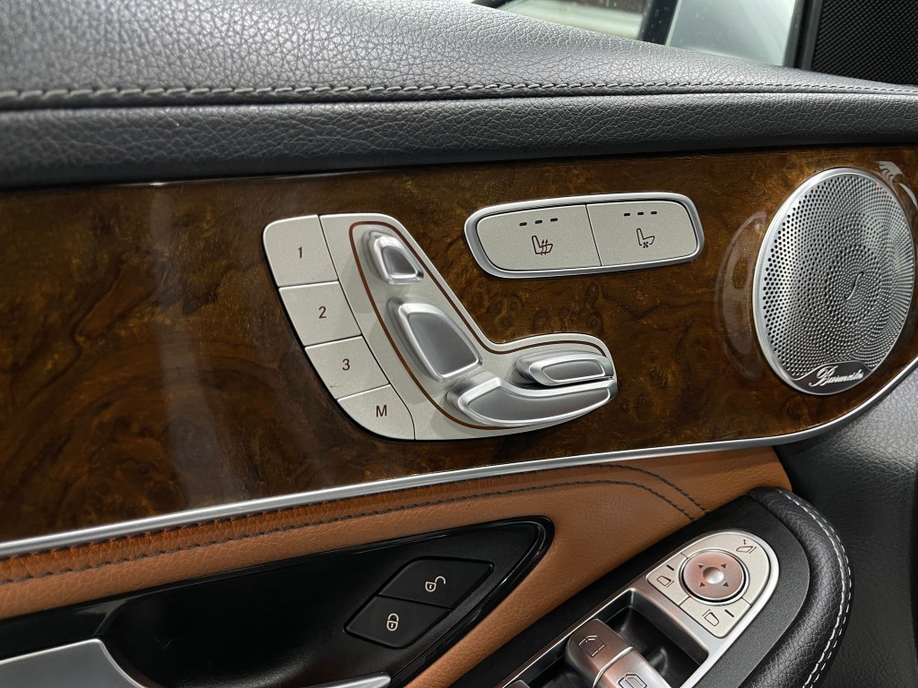 2019 Mercedes-Benz GLC-Class Image 17