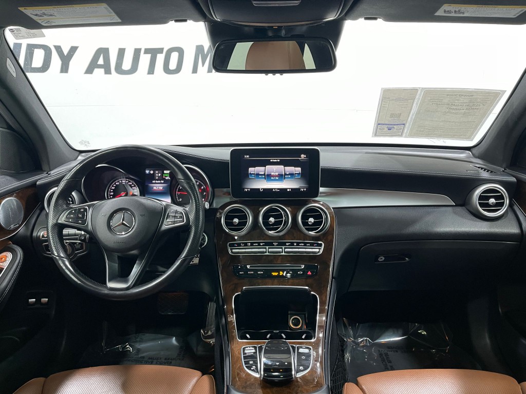 2019 Mercedes-Benz GLC-Class Image 19