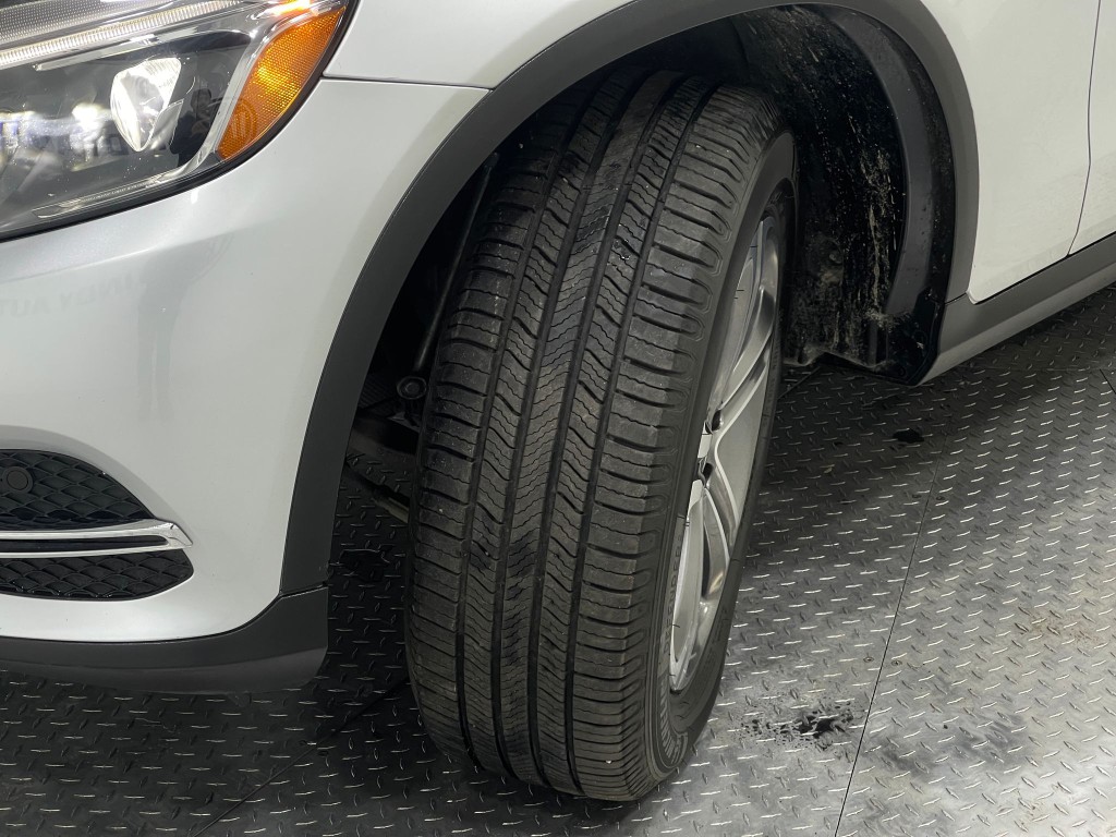 2019 Mercedes-Benz GLC-Class Image 37