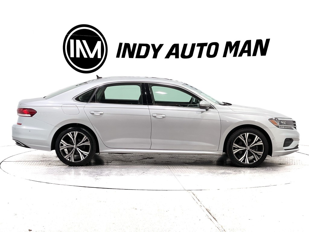 2020 Volkswagen Passat Image 3