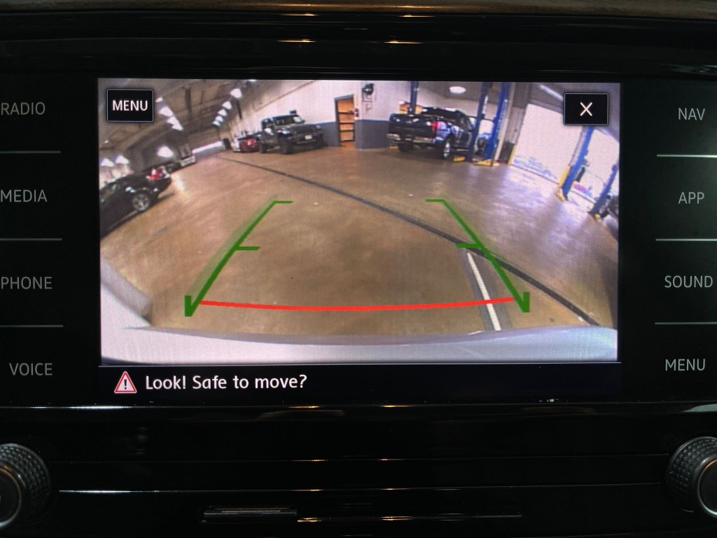 2020 Volkswagen Passat Image 11