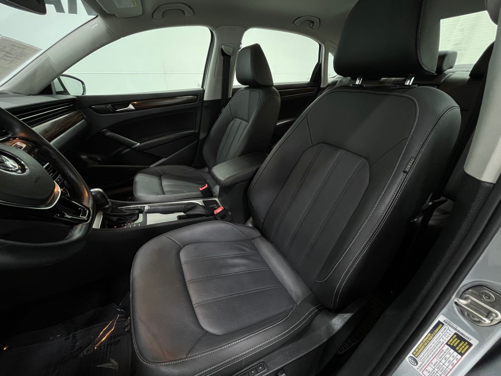 2020 Volkswagen Passat Image 15