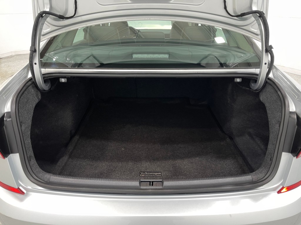 2020 Volkswagen Passat Image 26