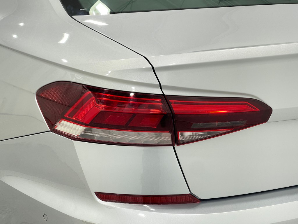 2020 Volkswagen Passat Image 34