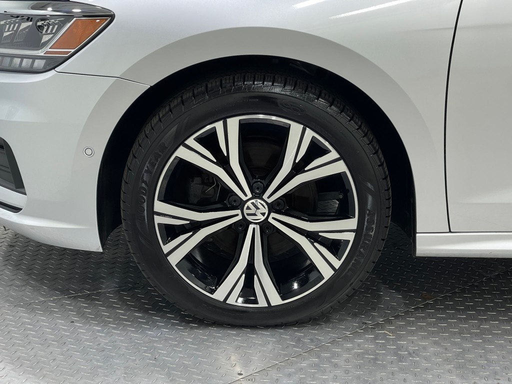 2020 Volkswagen Passat Image 35