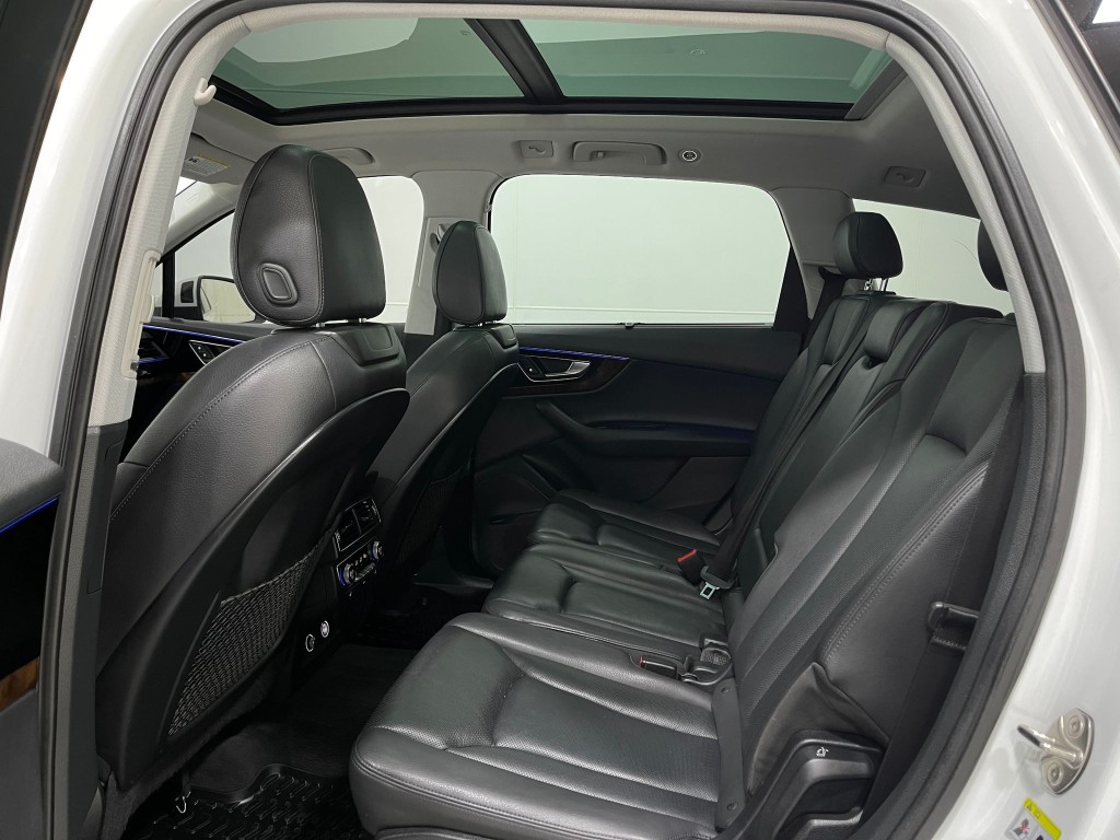2018 Audi Q7 Image 32
